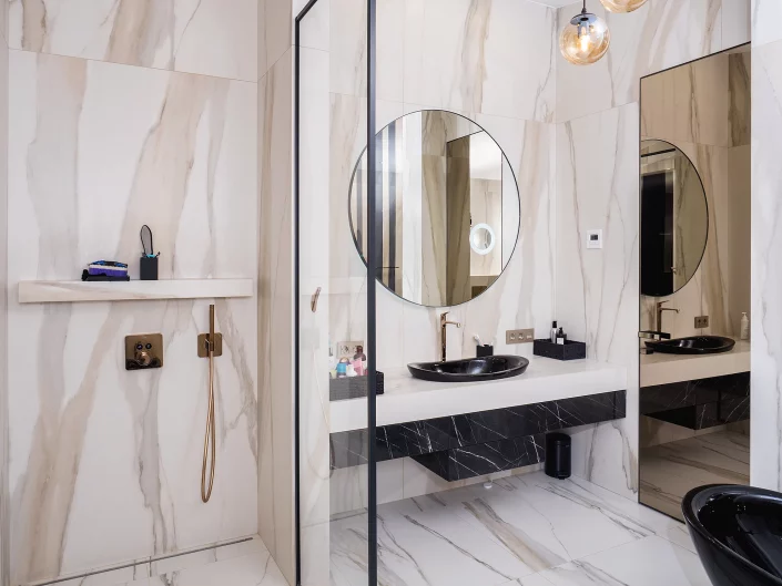 Immobilienfotograf Magdeburg – modernes Badezimmer fotografiert