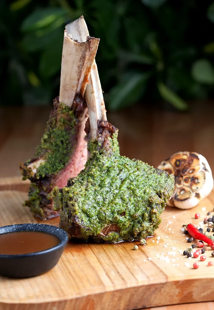 Professionelle Fotografie der Speisen für das Menü eines georgischen Restaurants, visueller Content für Gastronomie